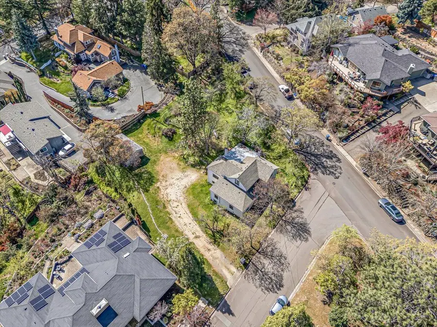 166 Nob Hill Street, Ashland, OR 97520 - #2