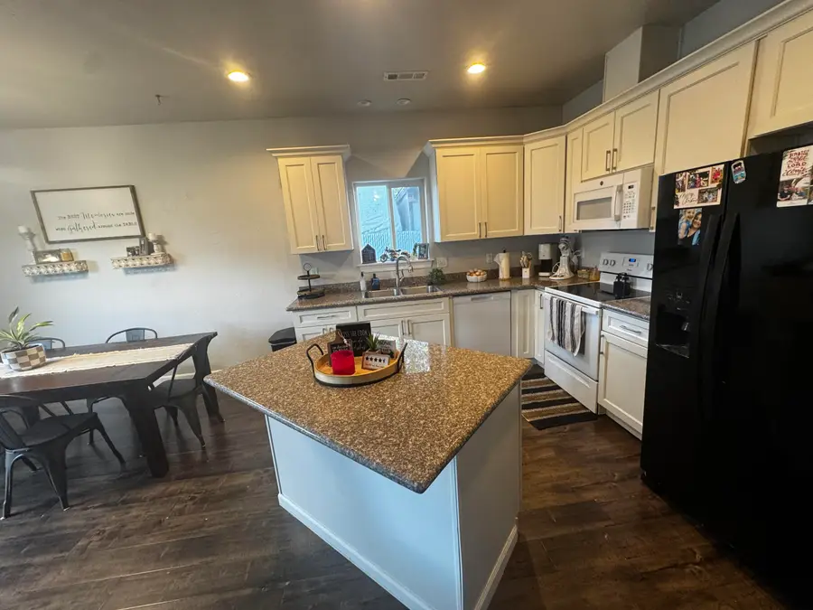 2642 Wyatt Drive, Medford, OR 97501 - #3