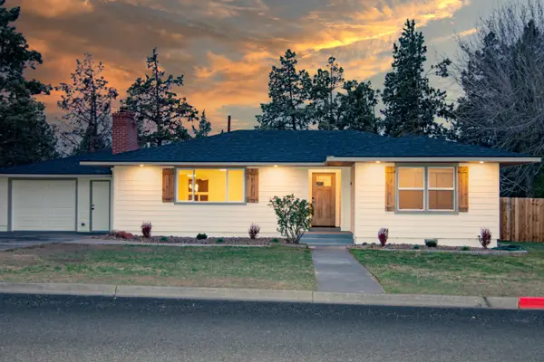 755 NW Canyon Drive, Redmond, OR 97756