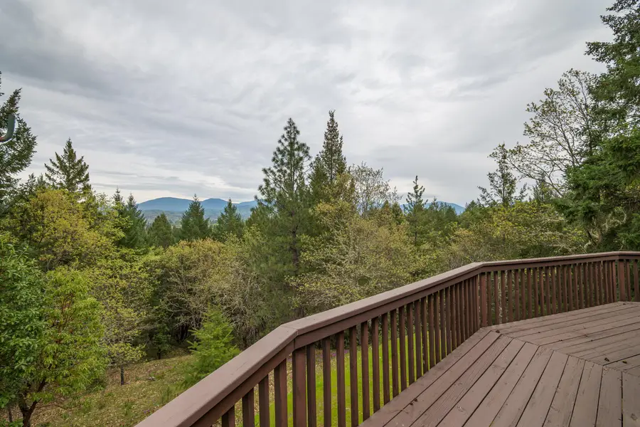 398 Madrone Ridge Drive, Grants Pass, OR 97527 - #3