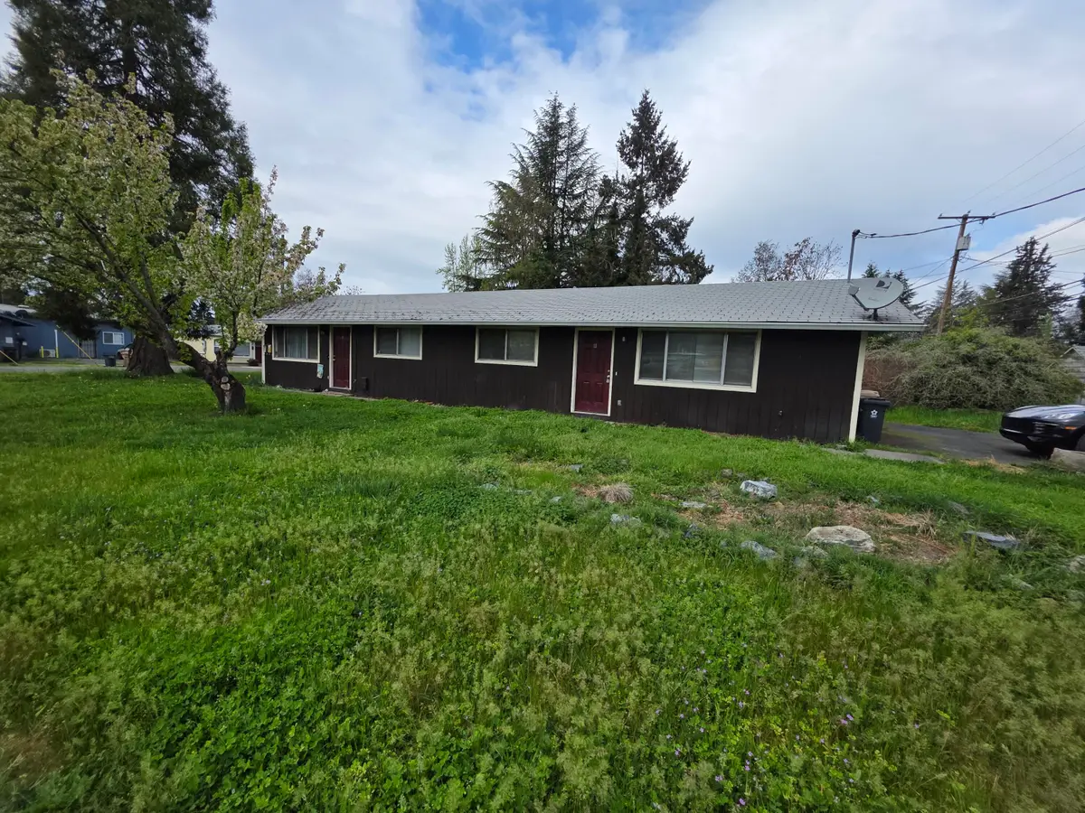 522 SE J Street #A & B, Grants Pass, OR 97526 - #1
