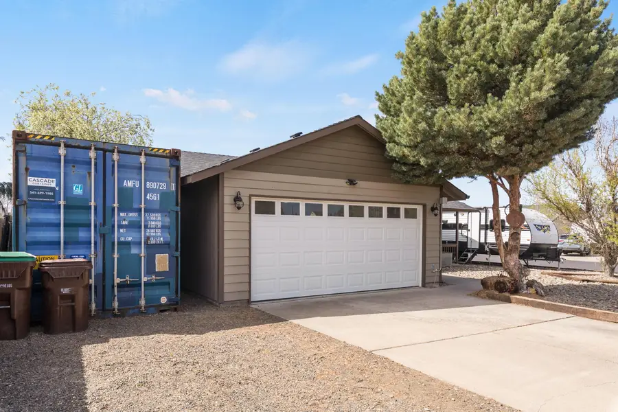 906 NE Mahogany Street, Prineville, OR 97754 - #2