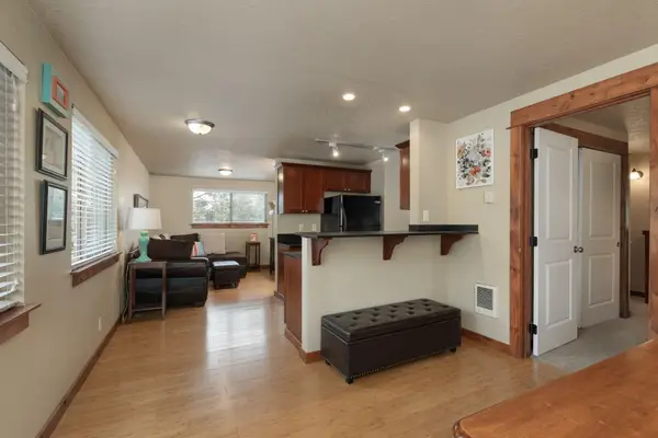 1010 NW Roanoke Avenue #APT 9, Bend, OR 97703