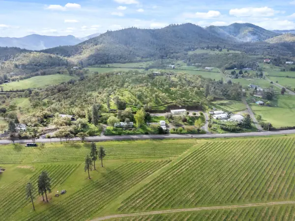 2373 Pioneer Road, Talent, OR 97540