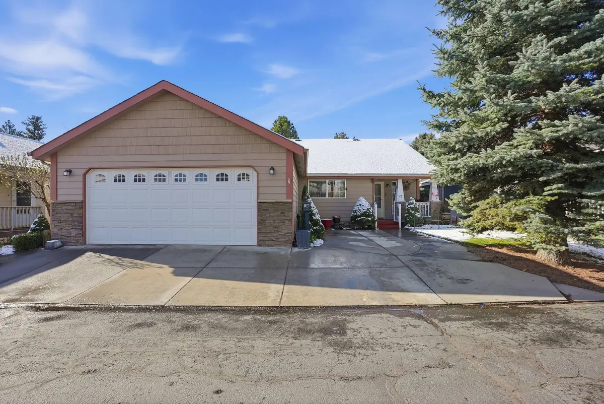 1045 W Collier Glacier Drive, Sisters, OR 97759 - #1