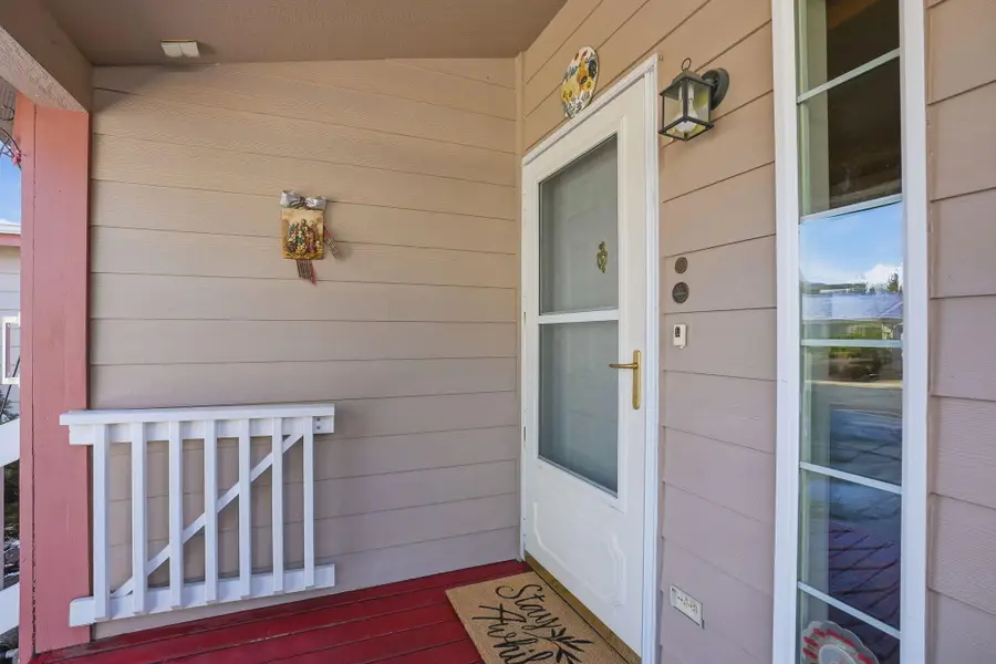 1045 W Collier Glacier Drive, Sisters, OR 97759 - #3