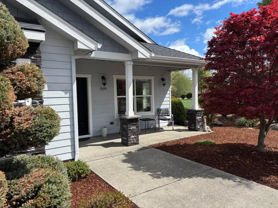 1160 Boulder Ridge Street, Central Point, OR 97502 - #2