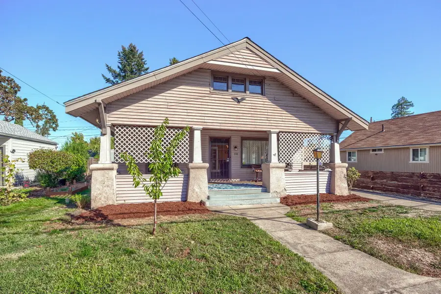 718 W 4th Street, Medford, OR 97501 - #2