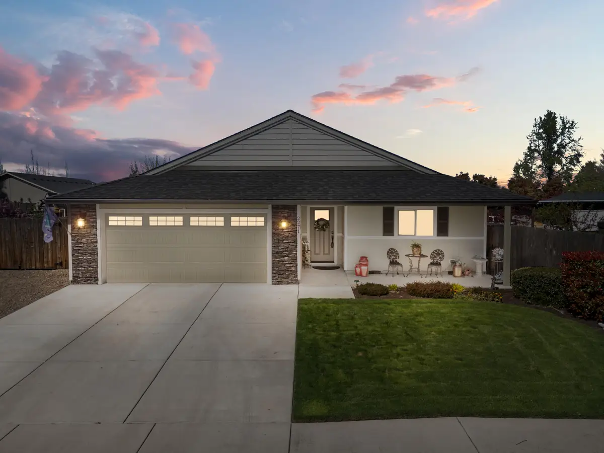 2271 Smokethorn Way, Medford, OR 97504 - #1