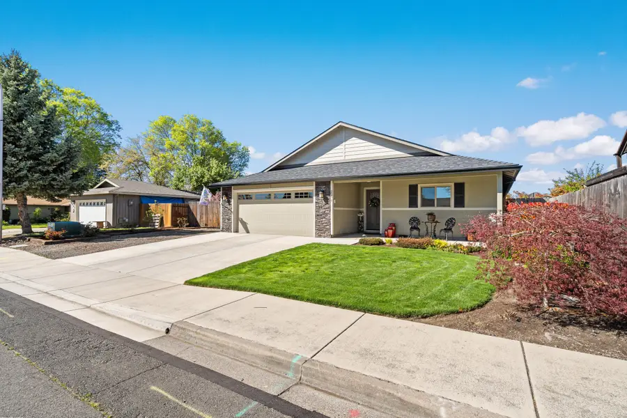 2271 Smokethorn Way, Medford, OR 97504 - #3