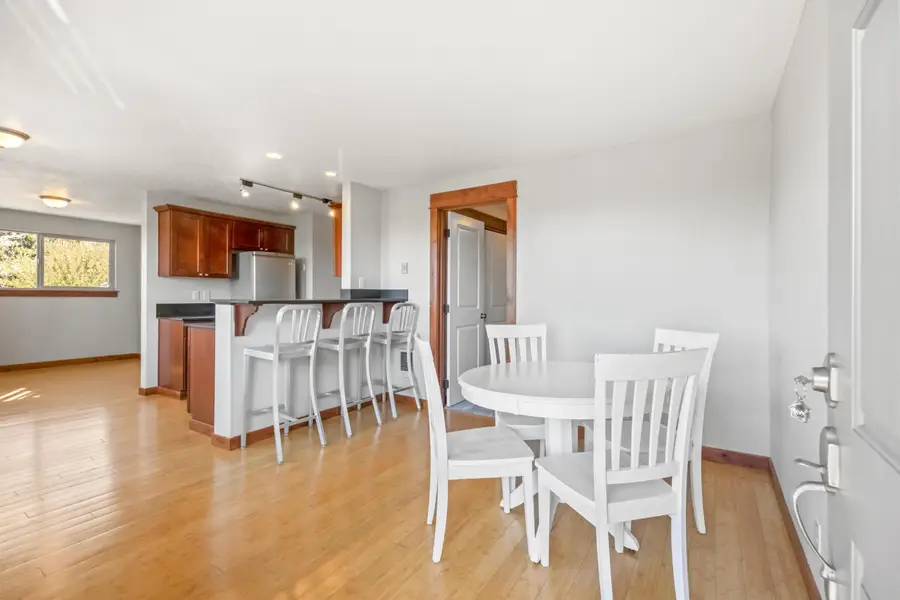 1030 NW Roanoke Avenue #APT 14, Bend, OR 97703 - #3