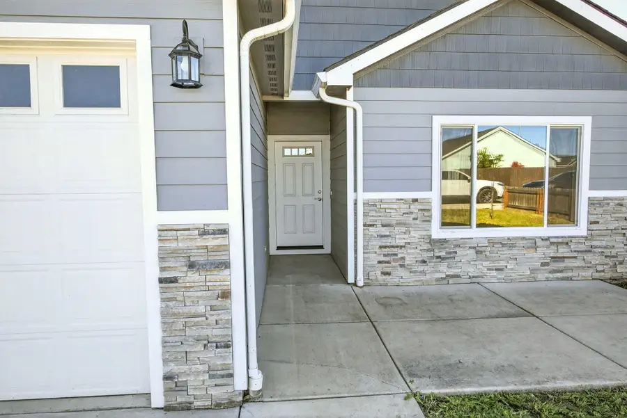 7849 Cadence Lane, White City, OR 97503 - #3