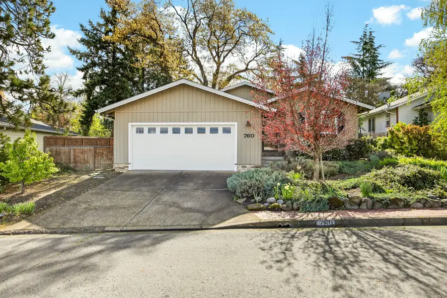 760 Oak Knoll Drive, Ashland, OR 97520 - #2