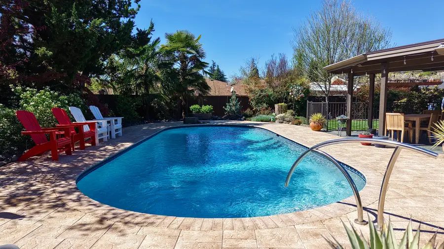 2424 Pembroke Circle, Medford, OR 97504 - #2