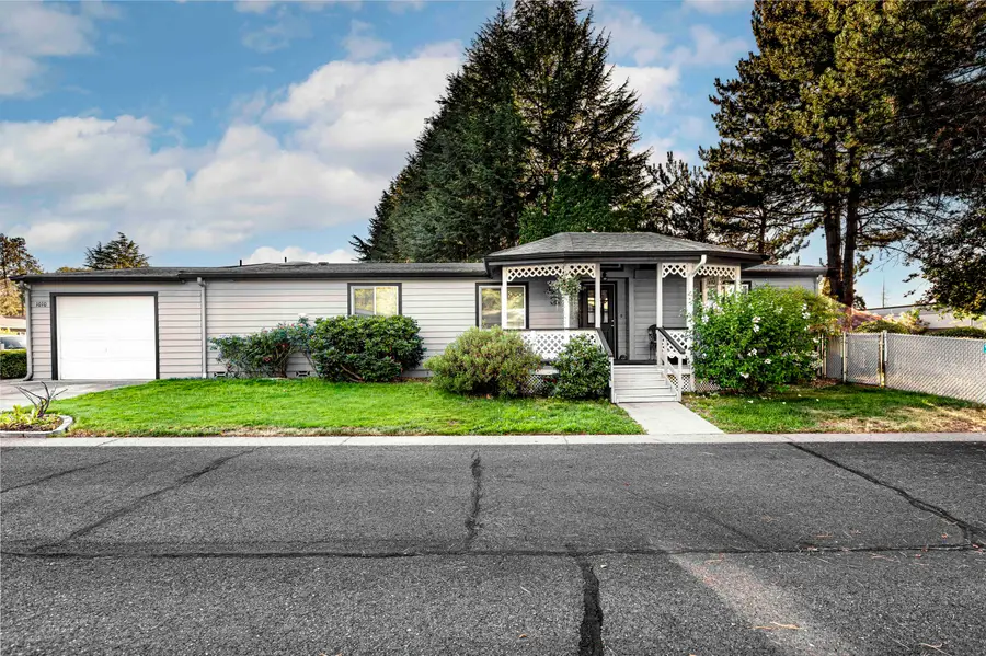 1010 Hemlock Lane, Grants Pass, OR 97527 - #2