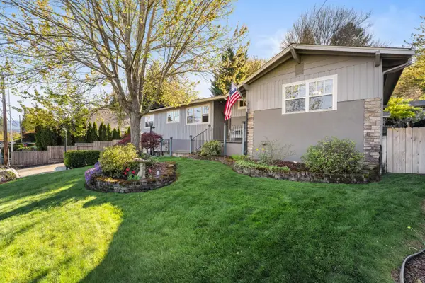 1310 NW Highland Avenue, Grants Pass, OR 97526