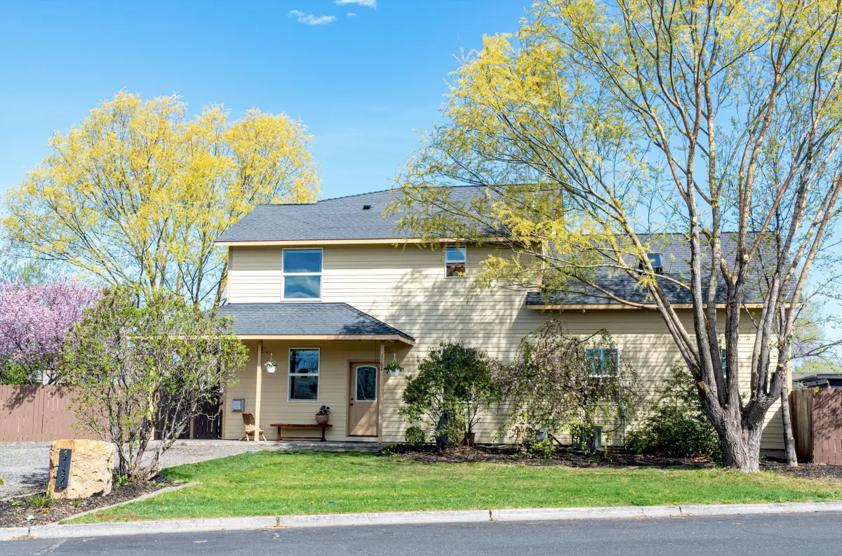 1162 SW Canyon Drive, Redmond, OR 97756 - #1