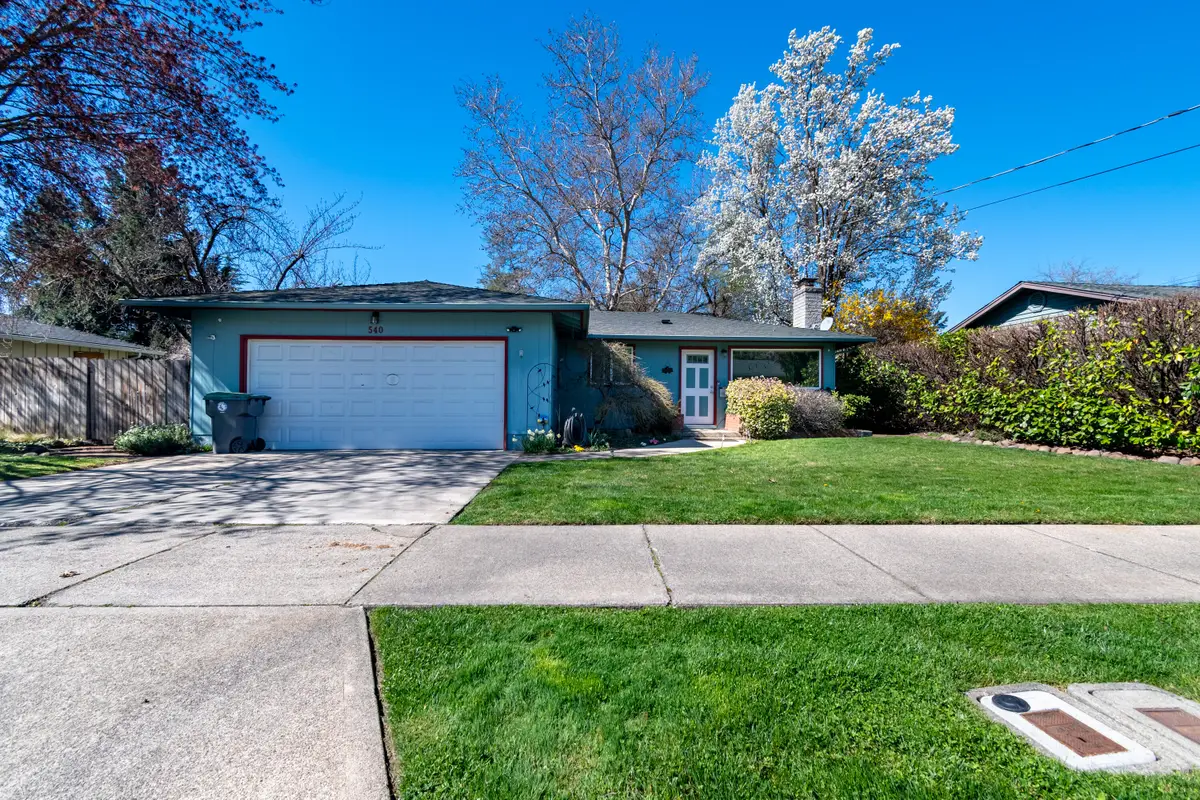 540 Eastwood Drive, Medford, OR 97504 - #1