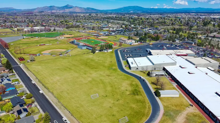 701 SW 23rd Street, Redmond, OR 97756 - #2