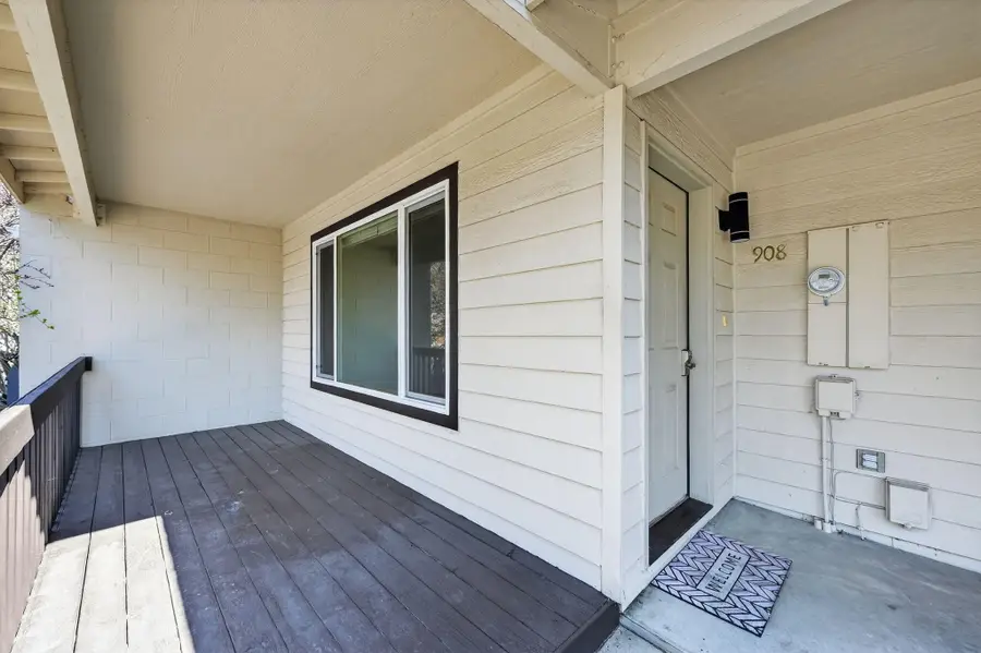 908 SE Stratford Court, Bend, OR 97702 - #3