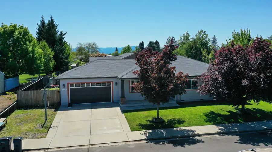 2702 Eagle Creek Drive, White City, OR 97503 - #2