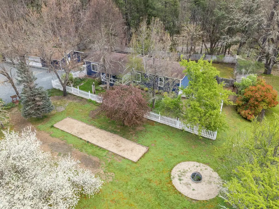 315 Queens Branch Road, Rogue River, OR 97537 - #2