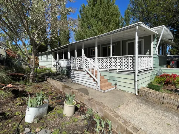 1055 N 5th #UNIT 102, Jacksonville, OR 97530