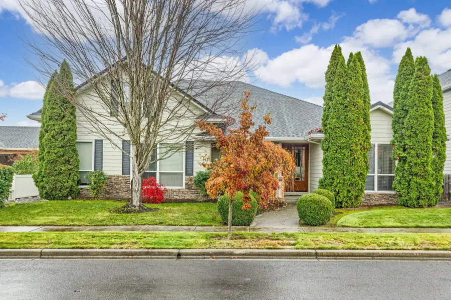 1028 Buck Point Street, Central Point, OR 97502 - #3