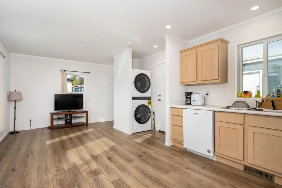 460 Arnos Street #27, Talent, OR 97540 - #3