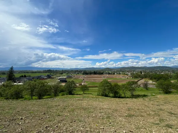 455 Pinnacle Ridge #76, Eagle Point, OR 97524