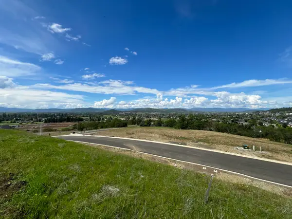 468 Pinnacle Ridge #88, Eagle Point, OR 97524