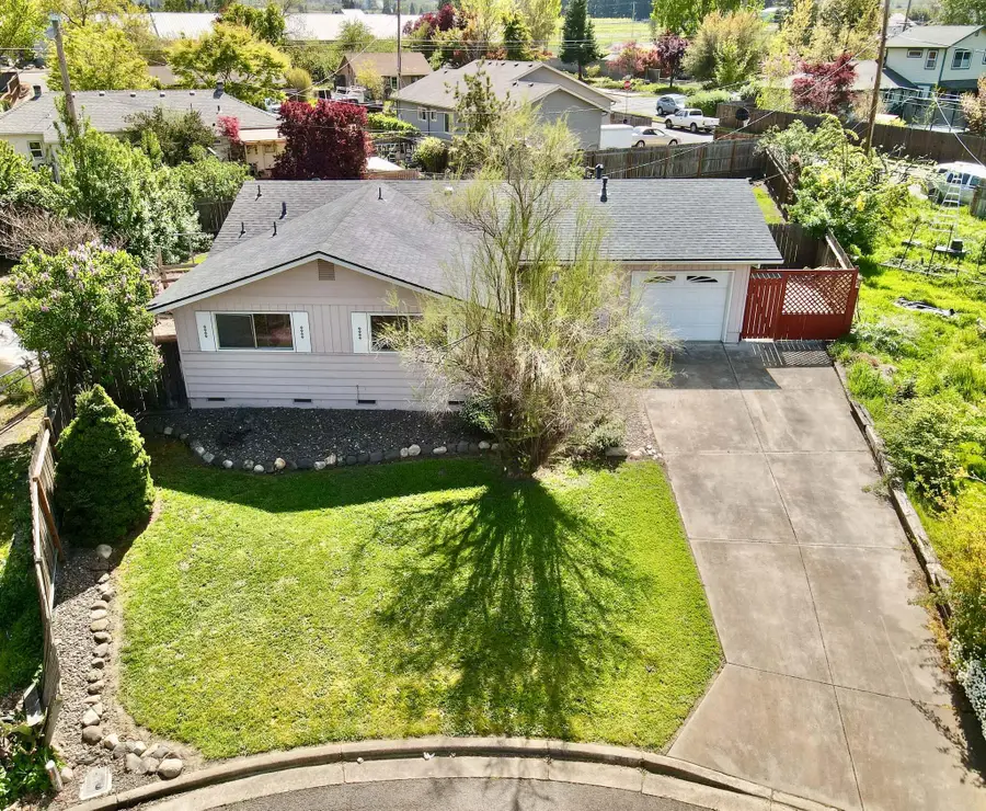 118 N 4th Street, Talent, OR 97540 - #2