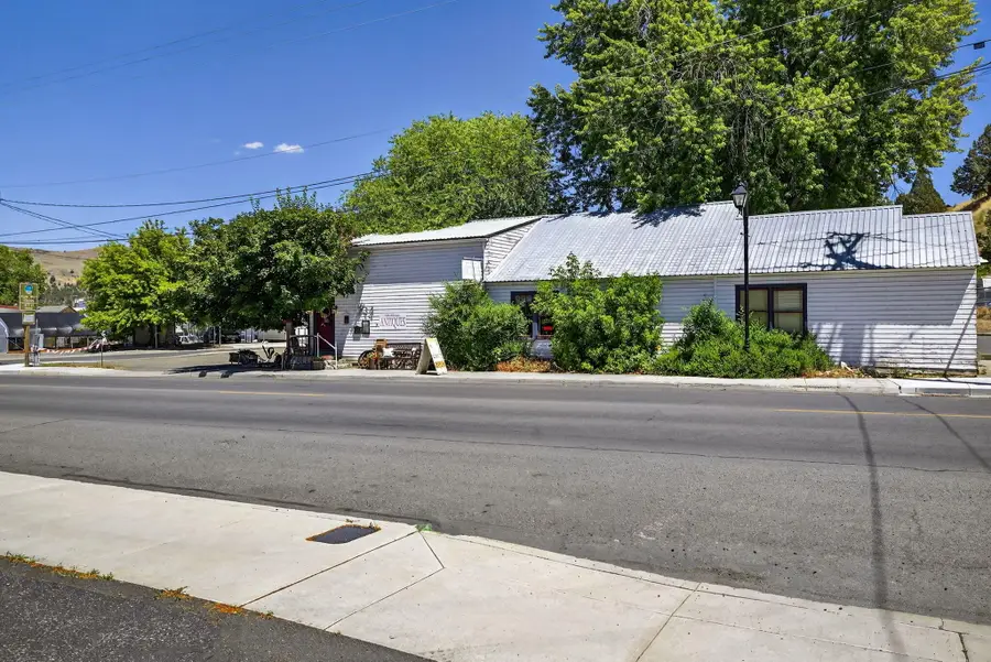 234 S Canyon Boulevard, John Day, OR 97845 - #3