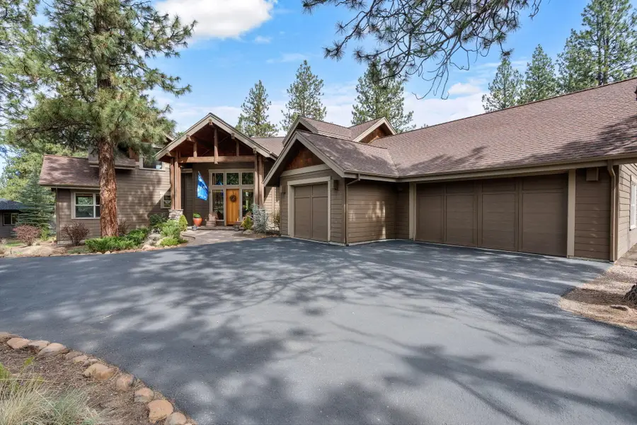 17010 Royal Coachman Drive, Sisters, OR 97759 - #2