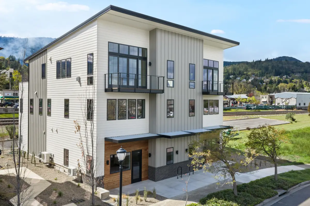 138 Clear Creek Drive, Ashland, OR 97520 - #1