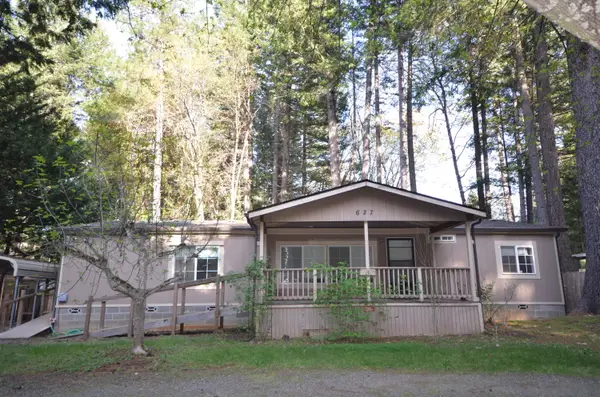 627 Sherwood Avenue, Cave Junction, OR 97523