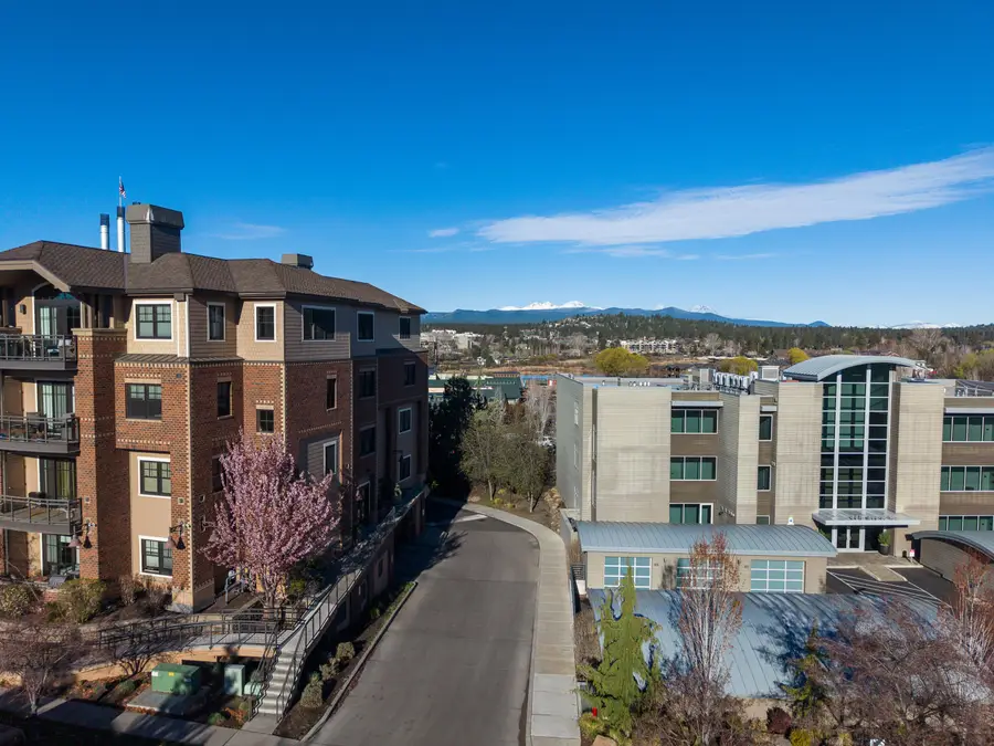 204 SW Log Court, Bend, OR 97702 - #2