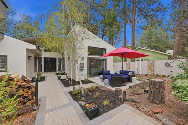 20344 Donkey Sled Road, Bend, OR 97702