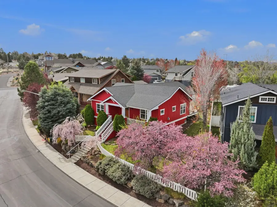 2225 SW 36th Court, Redmond, OR 97756 - #2