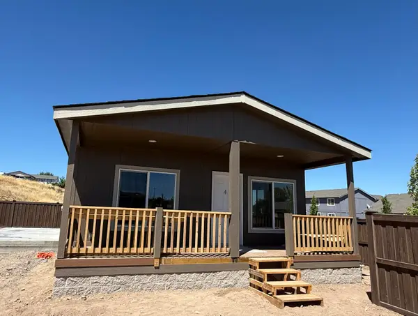 946 SE 10th Street #60, Madras, OR 97741