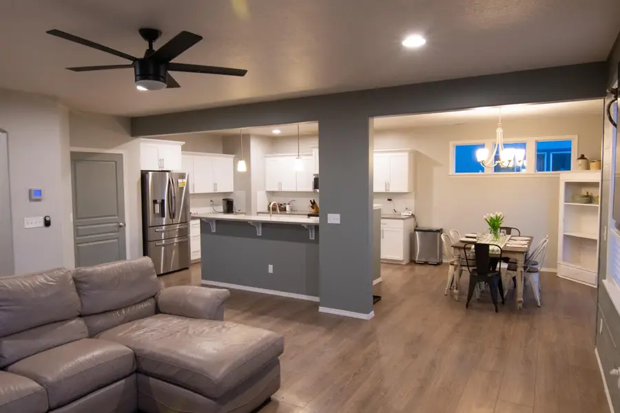 2548 NW Ivy Way, Redmond, OR 97756 - #2