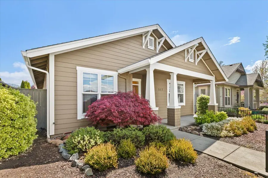 517 Windsong Way, Medford, OR 97504 - #2