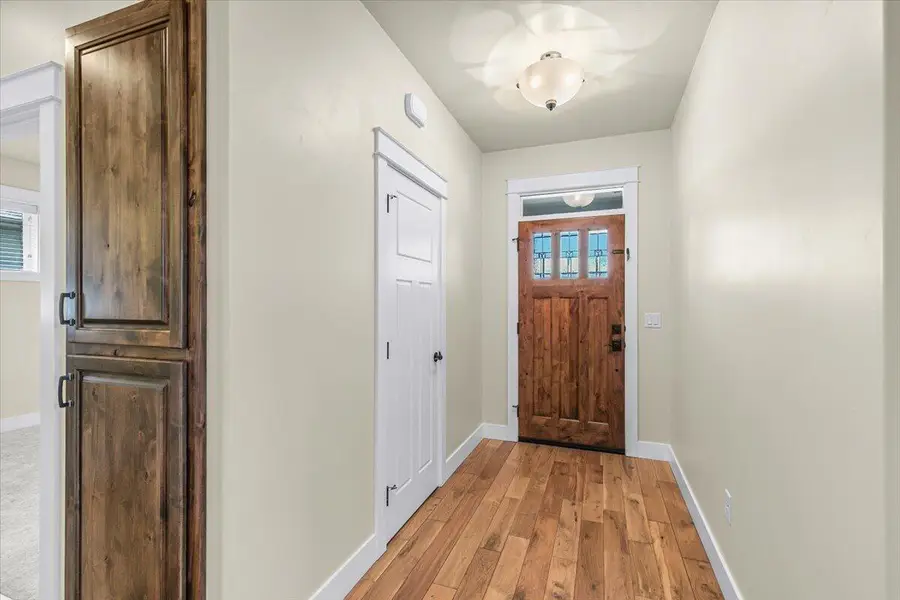 517 Windsong Way, Medford, OR 97504 - #3