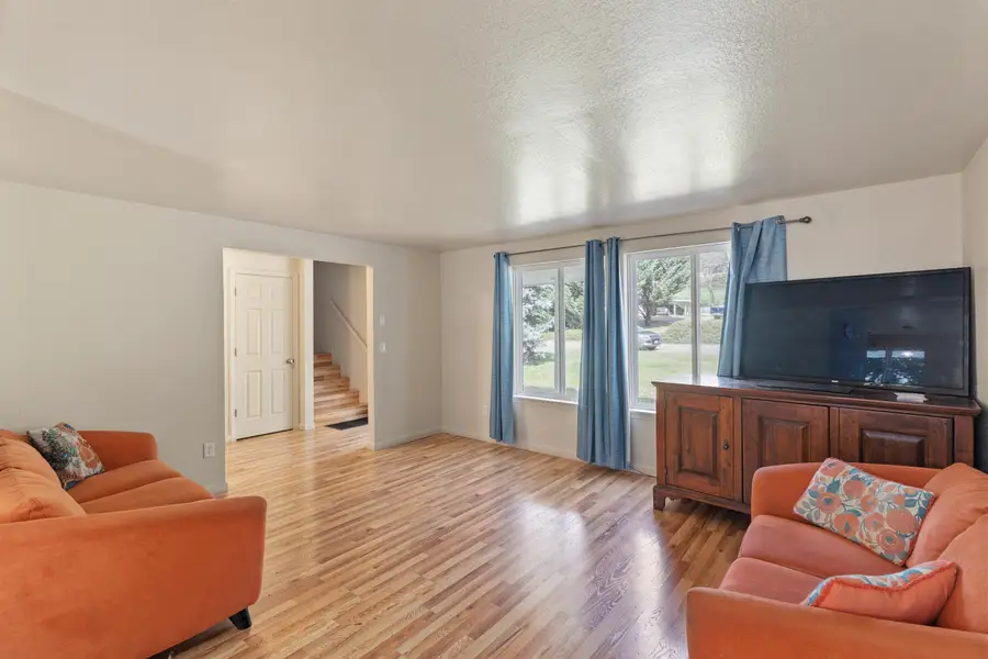 7764 Azalea-glen Road, Glendale, OR 97442 - #2