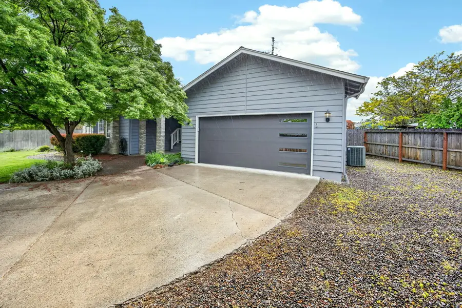 2026 Stockel Court, Medford, OR 97504 - #2