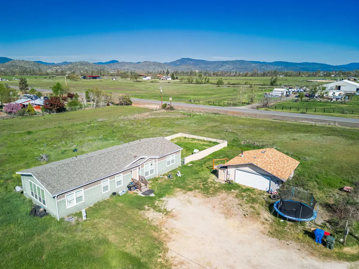 243 Highway 234, Eagle Point, OR 97524 - #1