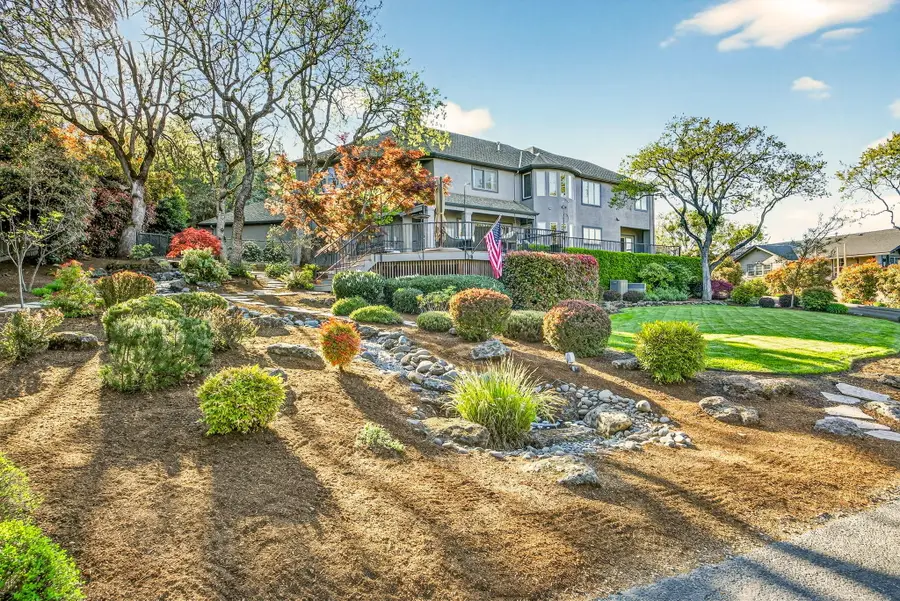 2583 Oak View Circle, Medford, OR 97504 - #3