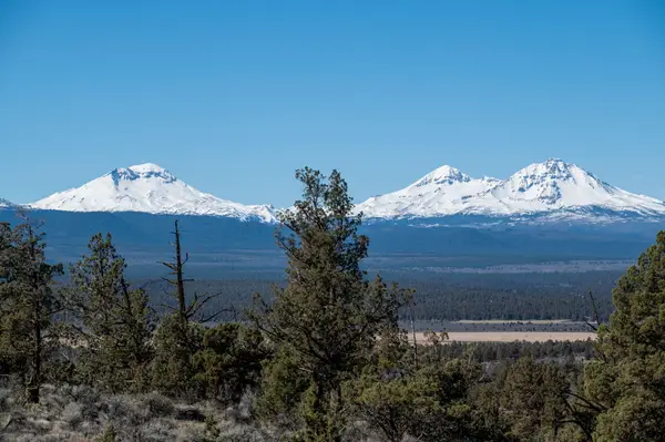 19040 Dusty Loop, Bend, OR 97703