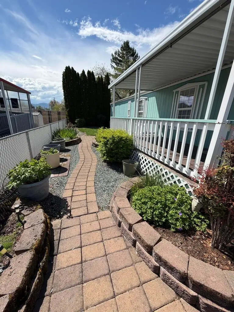 3431 S Pacific Highway #SPC 145, Medford, OR 97501 - #3