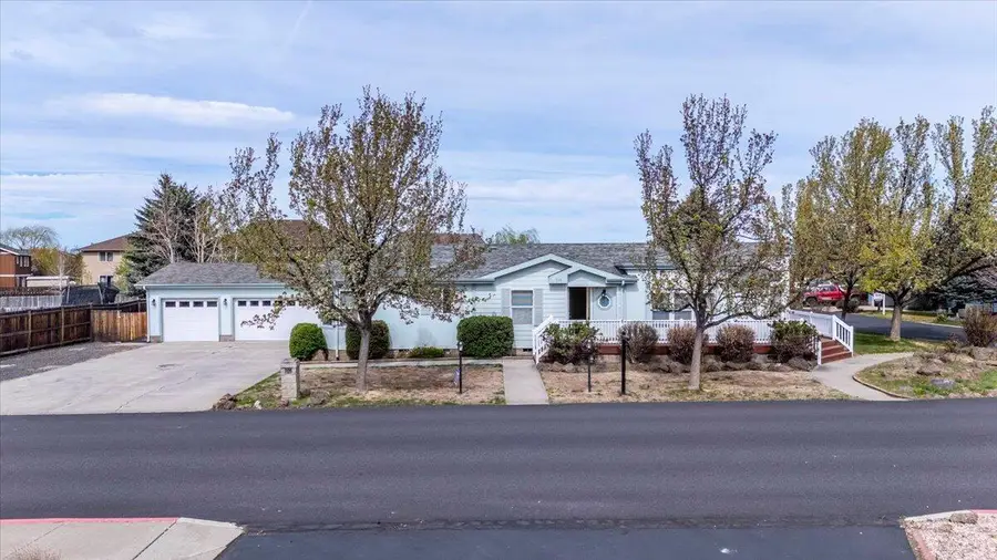 533 NE Shoshone Drive, Redmond, OR 97756 - #2